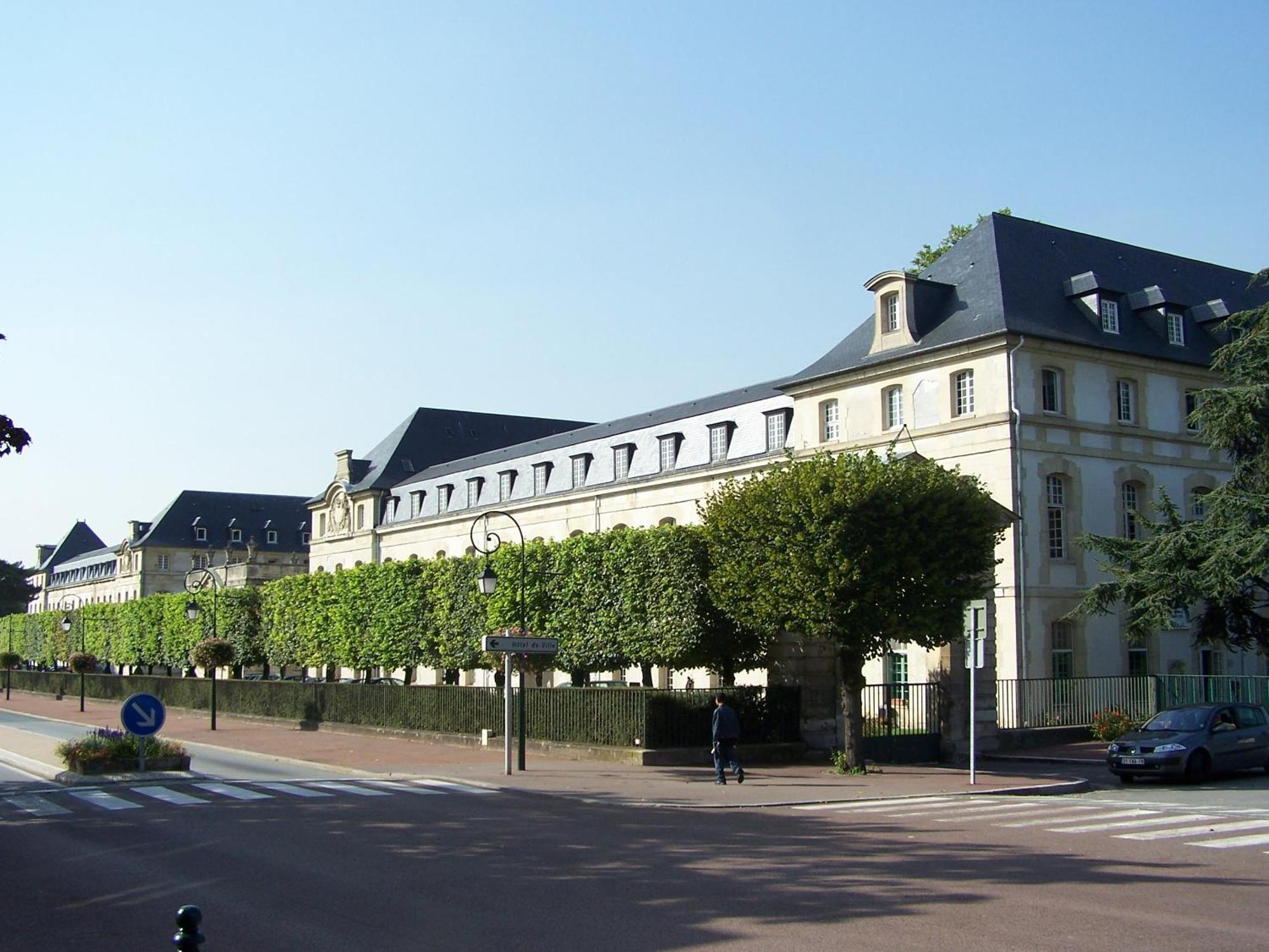 La Douce Evasion A 13 Minutes Du Chateau De Versailles Saint-Cyr-lʼÉcole Exterior foto